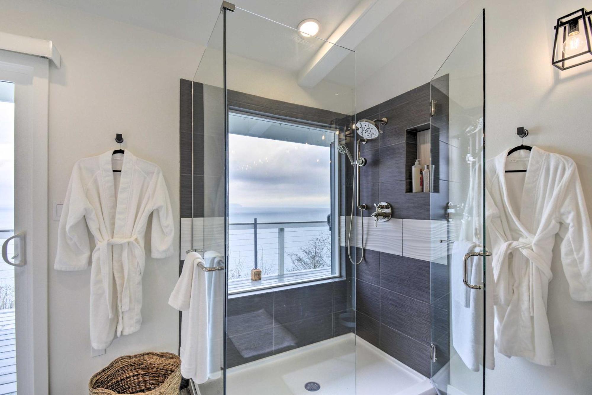 Waterfront Kingston Getaway On Puget Sound! Villa Luaran gambar